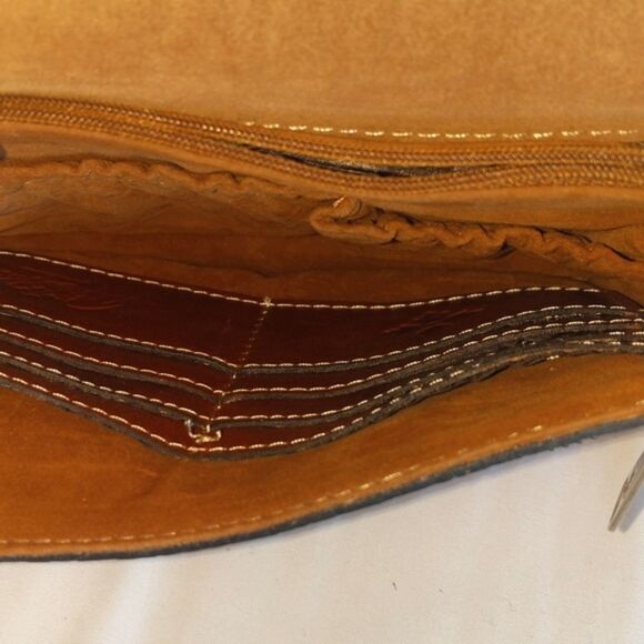 Patricia Nash Wavy Striped Hermosa Medium Crossbody-Pyramid Studded Strap - Picture 10 of 16